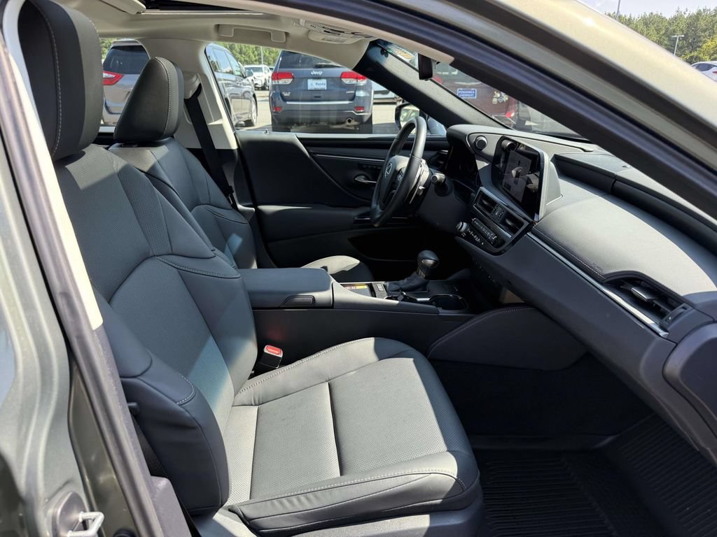 Used 2025 Lexus ES 350 w/ Premium Package FWD image 14