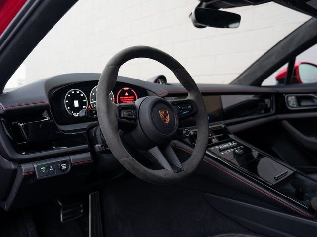 Used 2025 Porsche Panamera GTS image 5