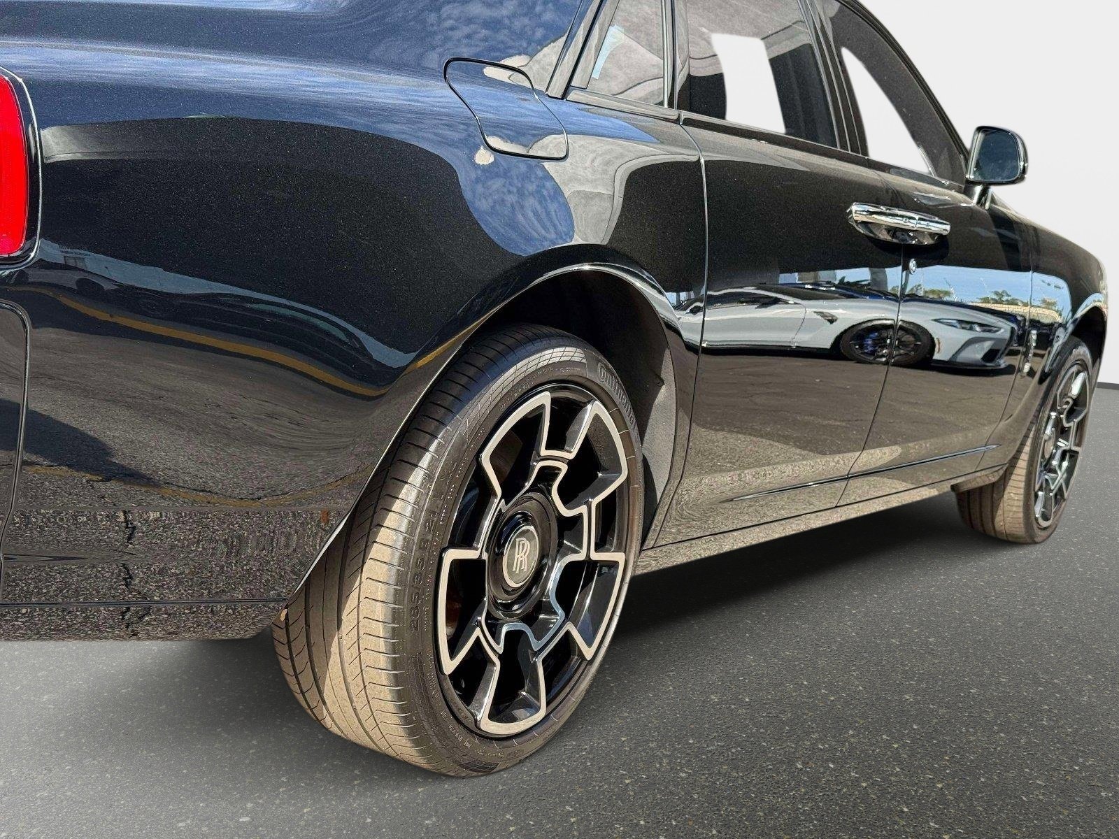Used 2020 Rolls-Royce Ghost RWD image 17
