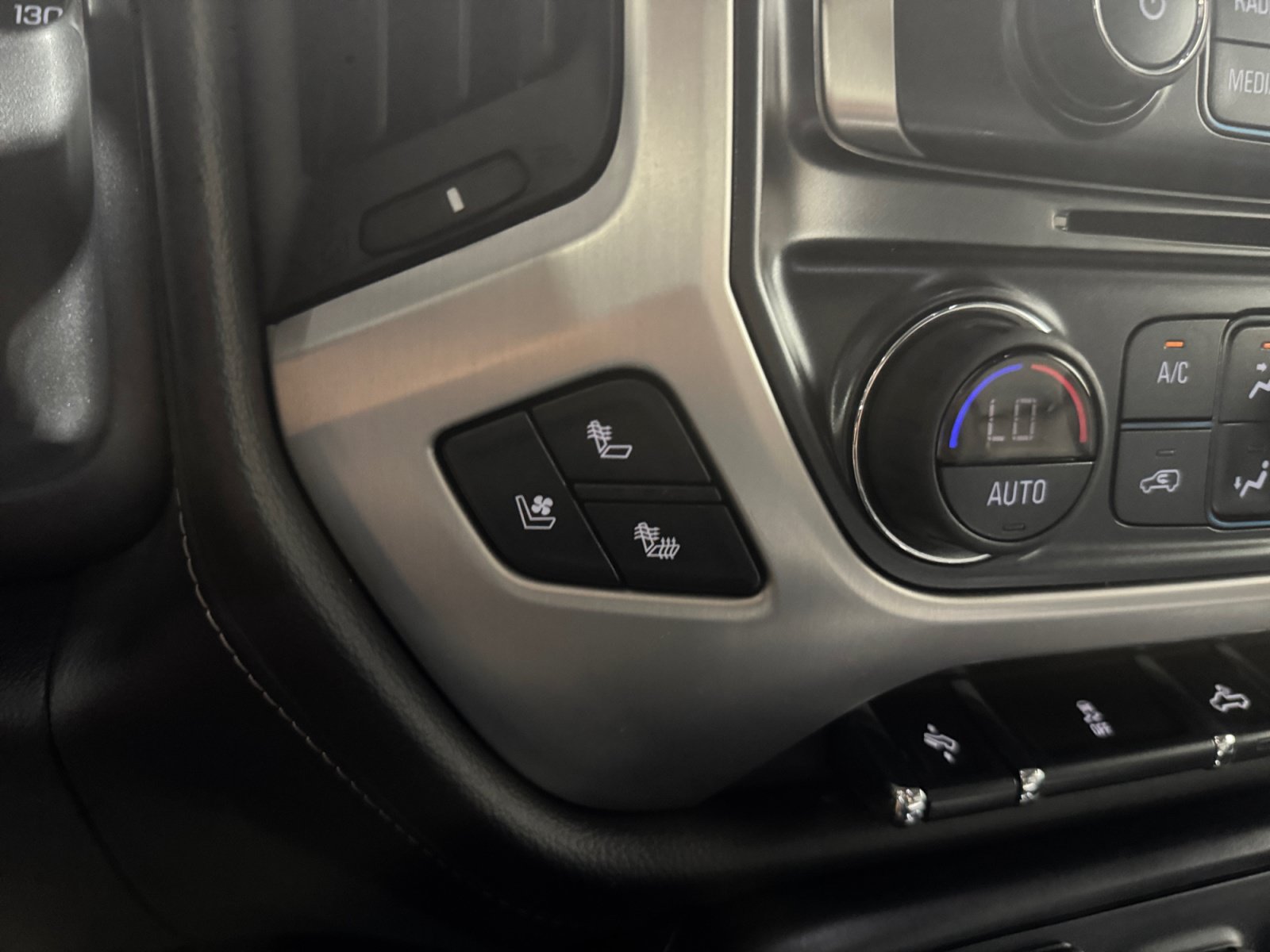 Used 2018 GMC Sierra 1500 SLT AWD/4WD image 23