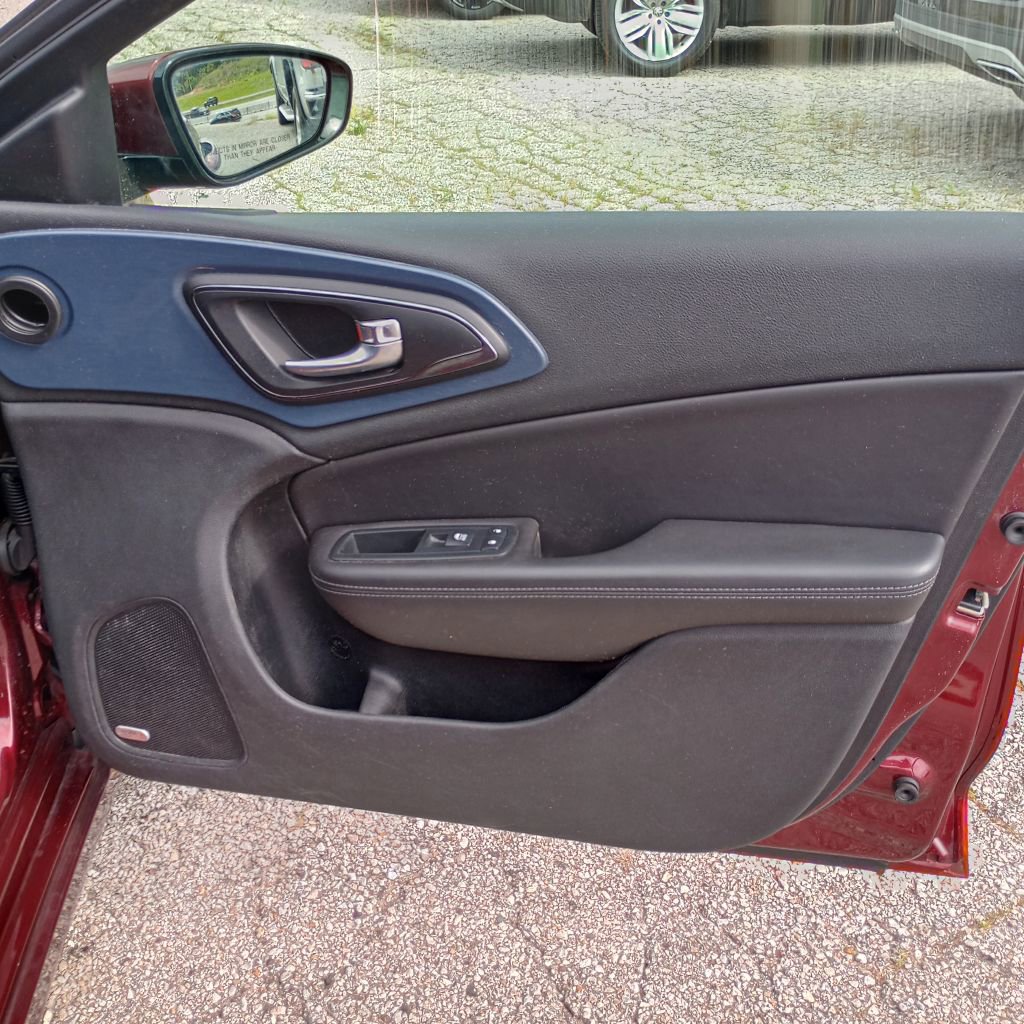 Used 2015 Chrysler 200 S w/ Navigation & Sound Group I FWD image 22