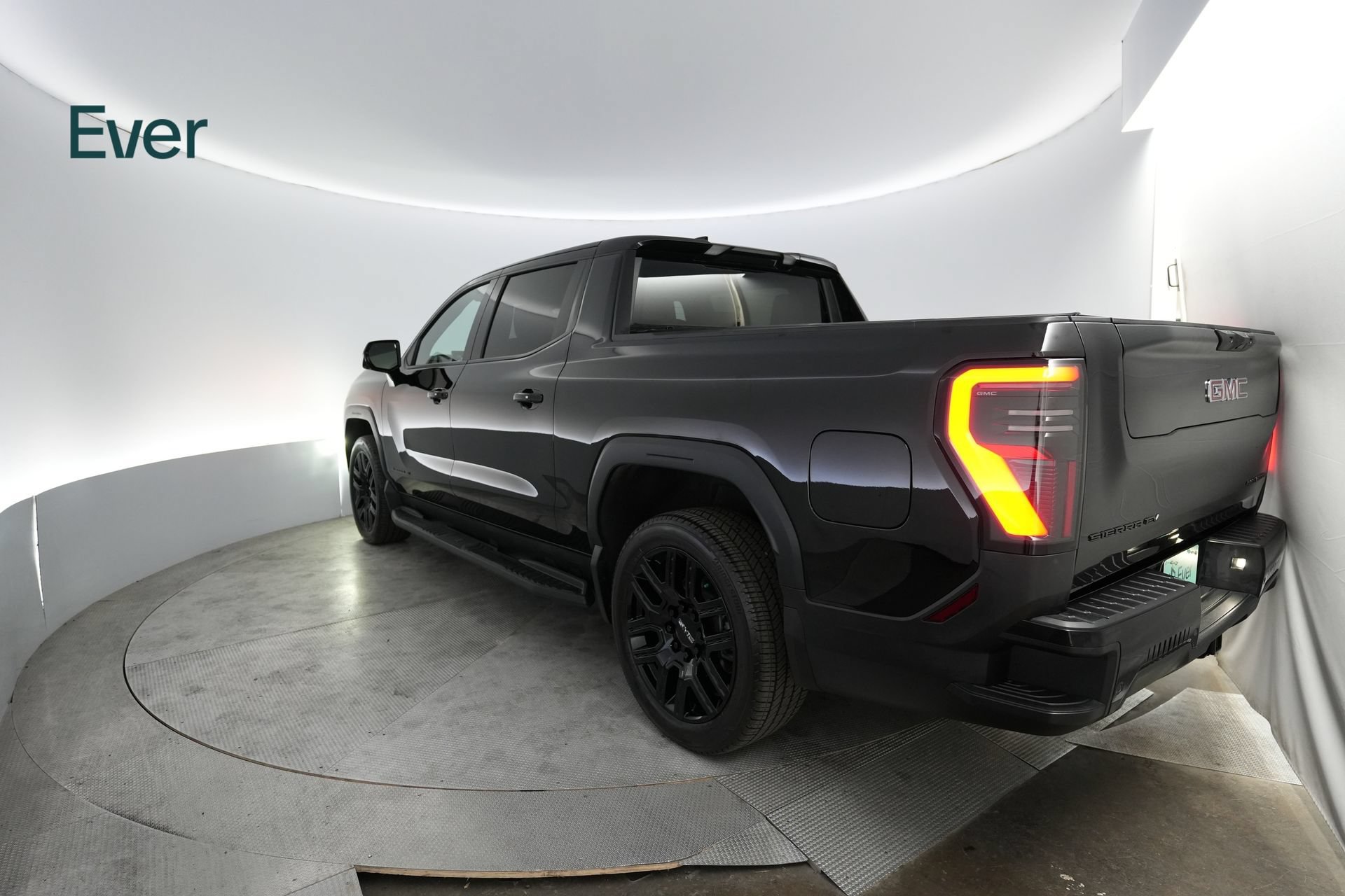 Used 2026 GMC Sierra EV Elevation w/ LPO, Elevation Dark Package AWD/4WD image 3