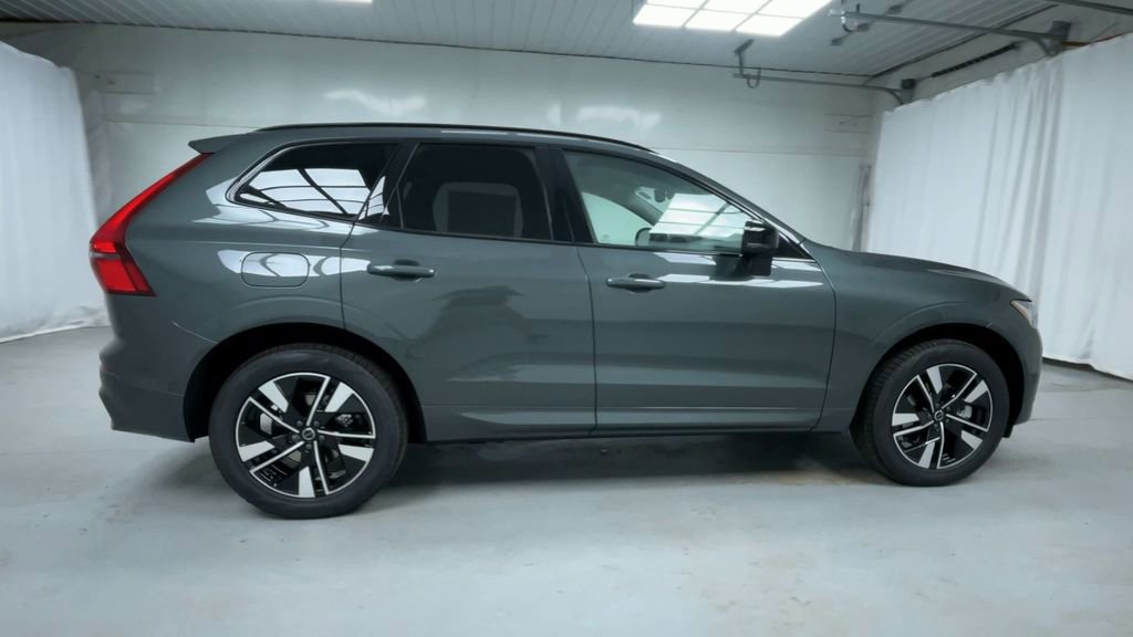 New 2026 Volvo XC60 B5 Plus w/ Protection Package Premier image 25