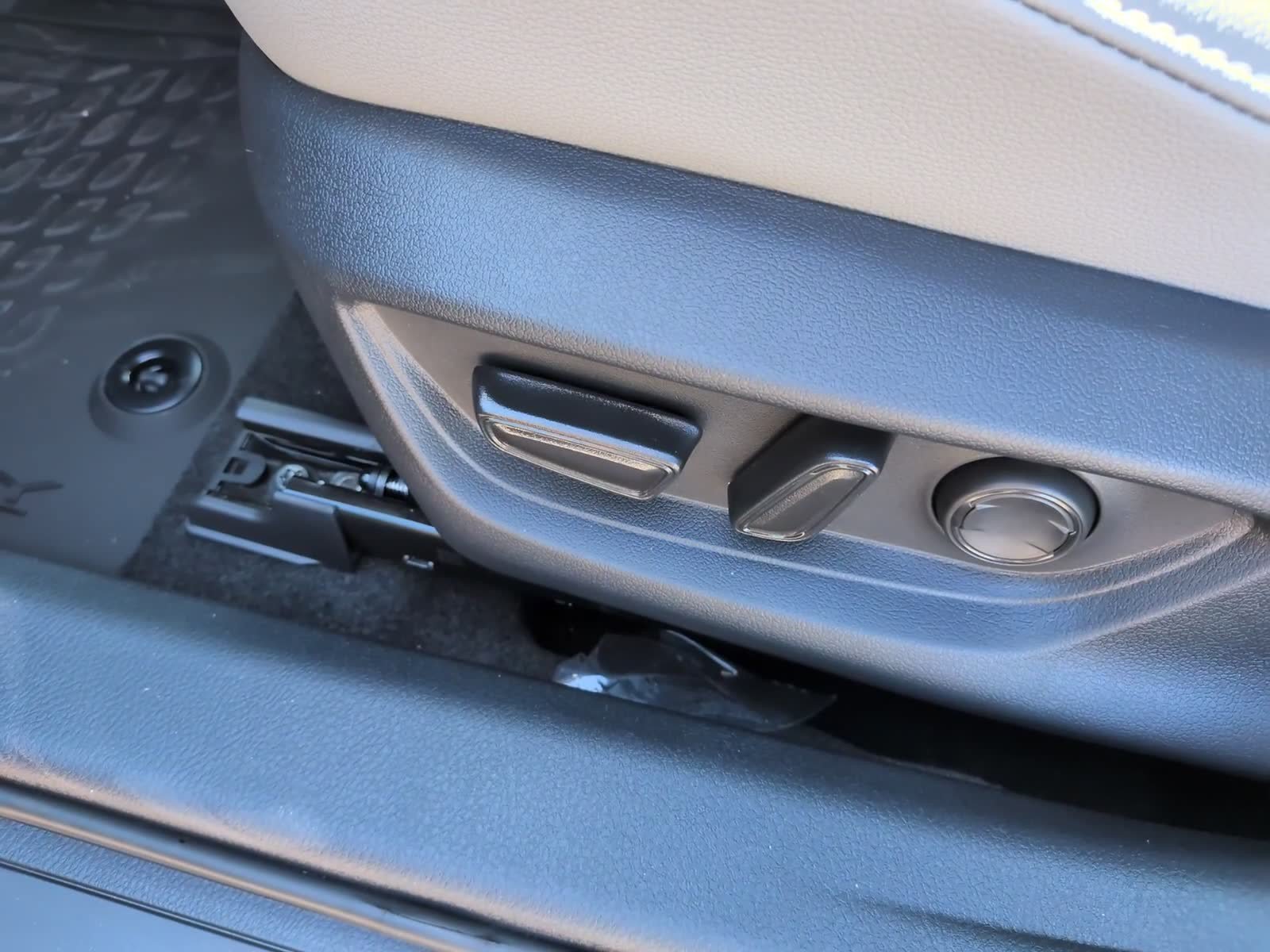 New 2026 Toyota Camry SE AWD/4WD image 13