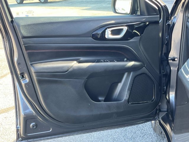 Used 2024 Jeep Compass Trailhawk AWD/4WD image 29