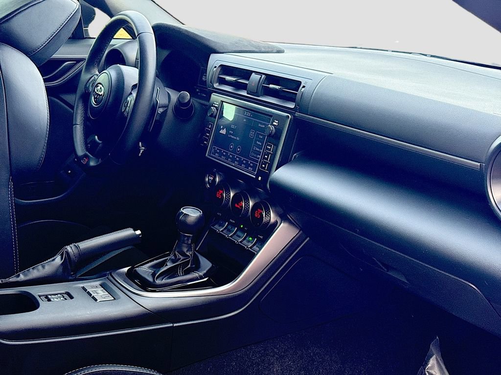 Used 2025 Toyota GR86 Premium w/ Performance Package image 27