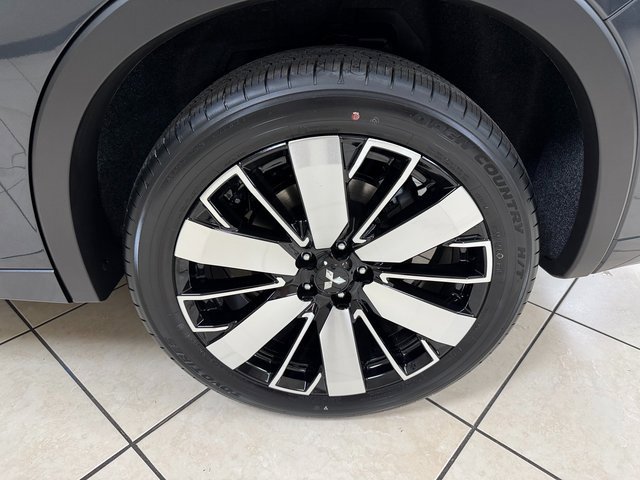 New 2025 Mitsubishi Outlander SEL image 28