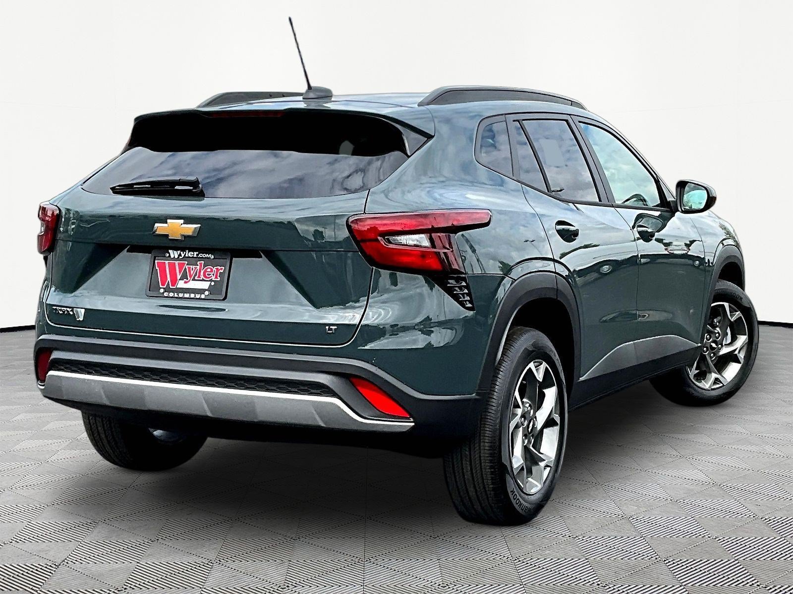 New 2026 Chevrolet Trax LT w/ LT Convenience Package FWD image 7