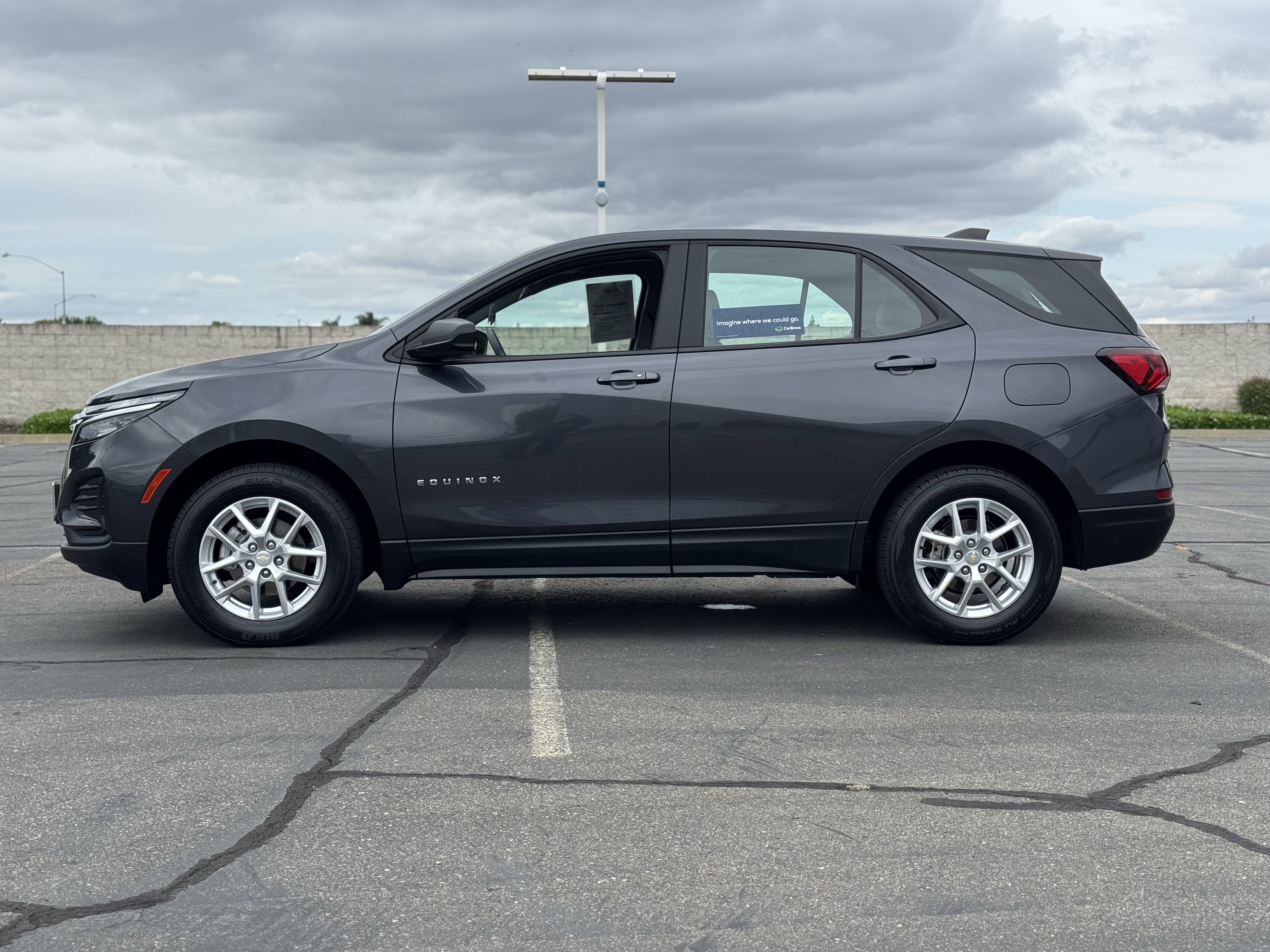 Used 2022 Chevrolet Equinox LS AWD/4WD image 4