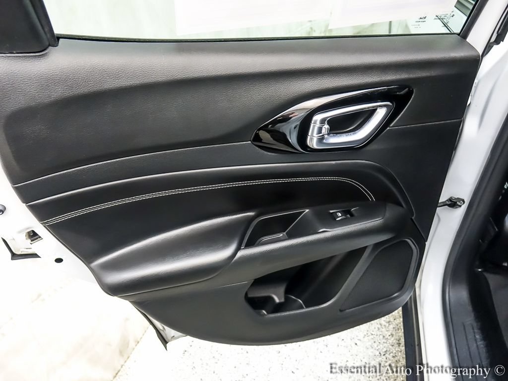 Used 2022 Jeep Compass Latitude FWD image 19