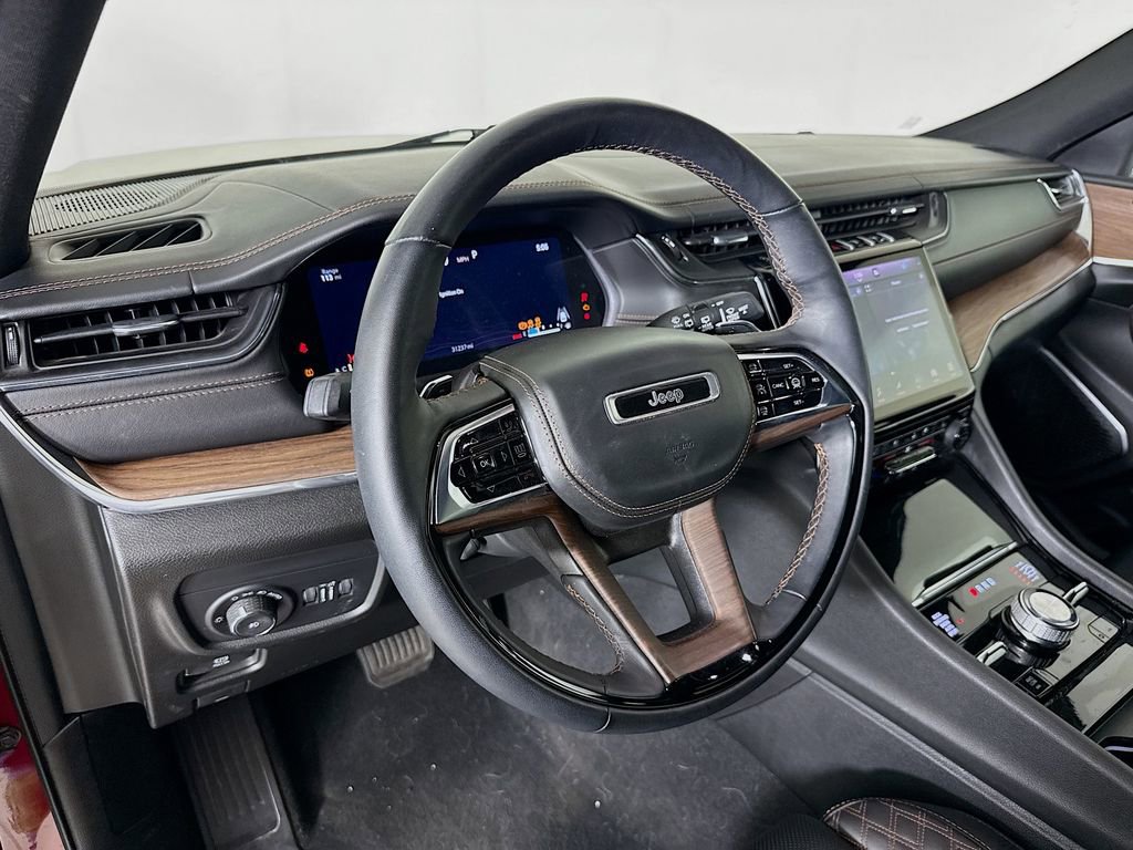 Used 2023 Jeep Grand Cherokee L Summit w/ Luxury Tech Group V image 9