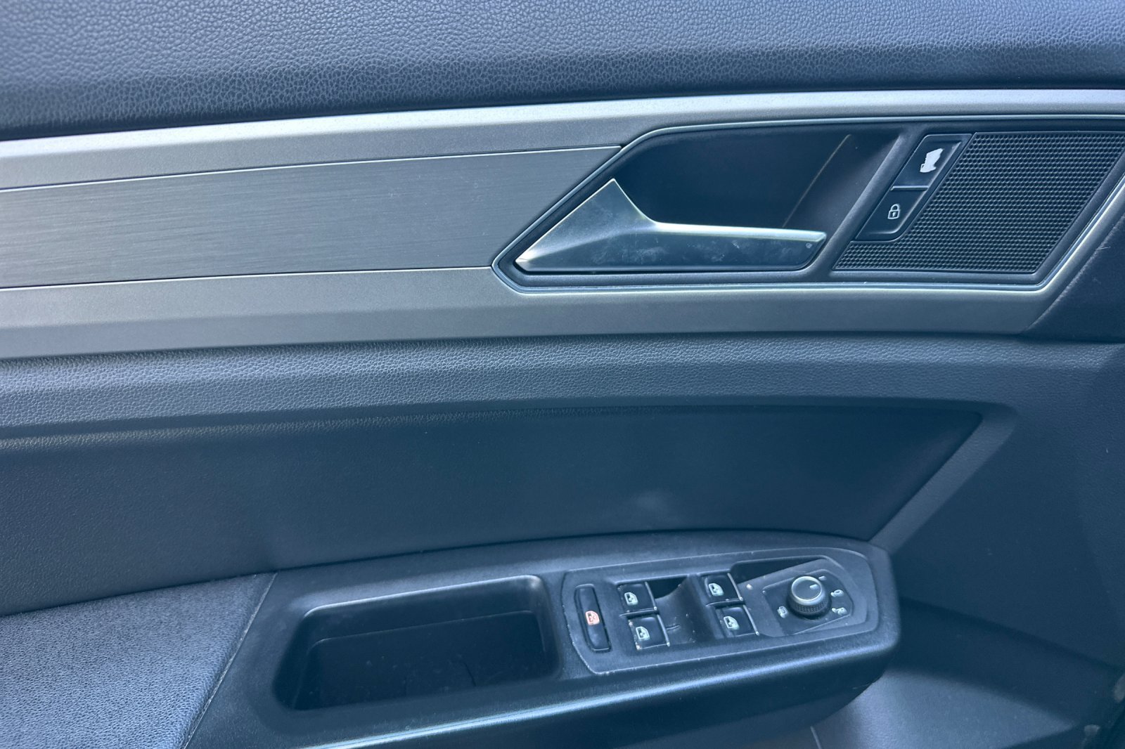 Used 2018 Volkswagen Atlas SE AWD/4WD image 11