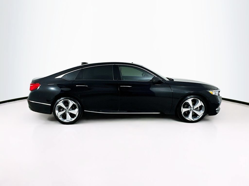 Used 2018 Honda Accord Touring image 8