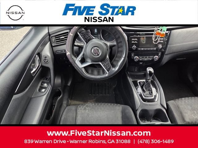 Used 2017 Nissan Rogue SV AWD/4WD image 7
