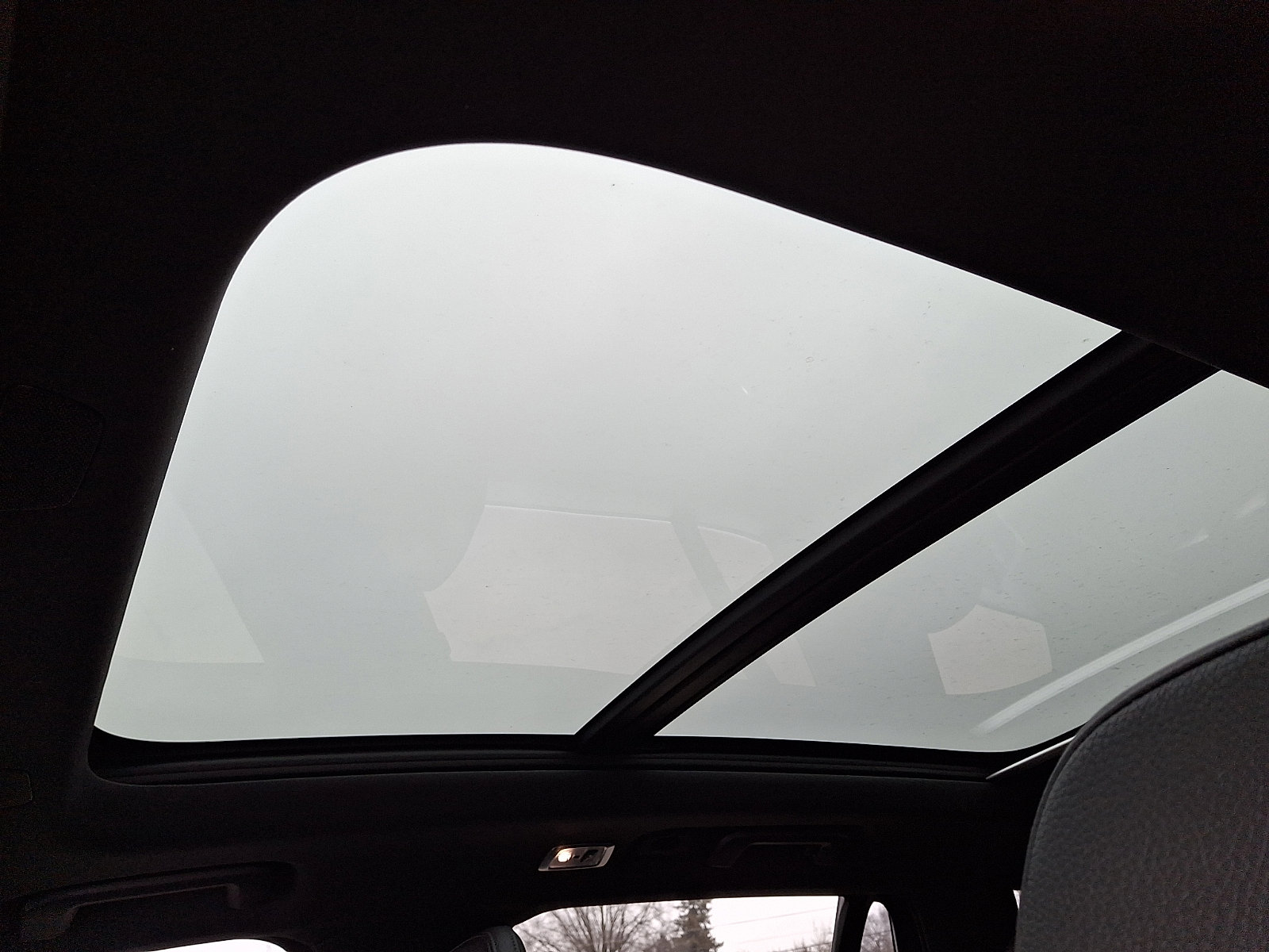 Used 2018 Volvo XC90 T6 Momentum w/ Convenience Package image 21