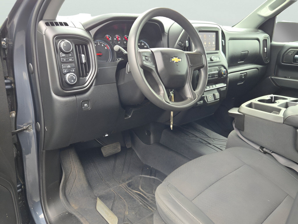Used 2020 Chevrolet Silverado 1500 Custom w/ Custom Value Package AWD/4WD image 26