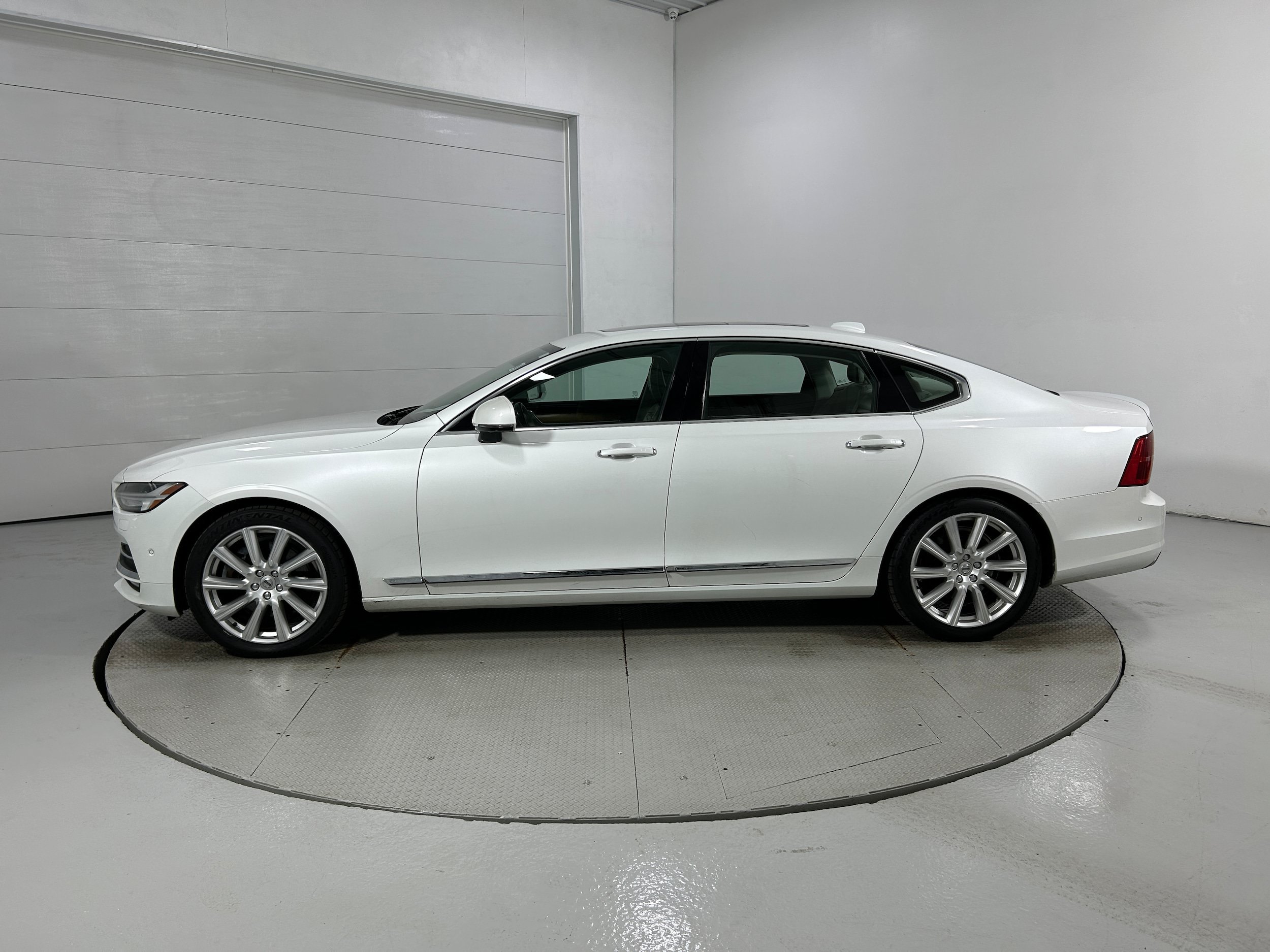 Used 2018 Volvo S90 T6 Inscription w/ Protection Package AWD/4WD image 21
