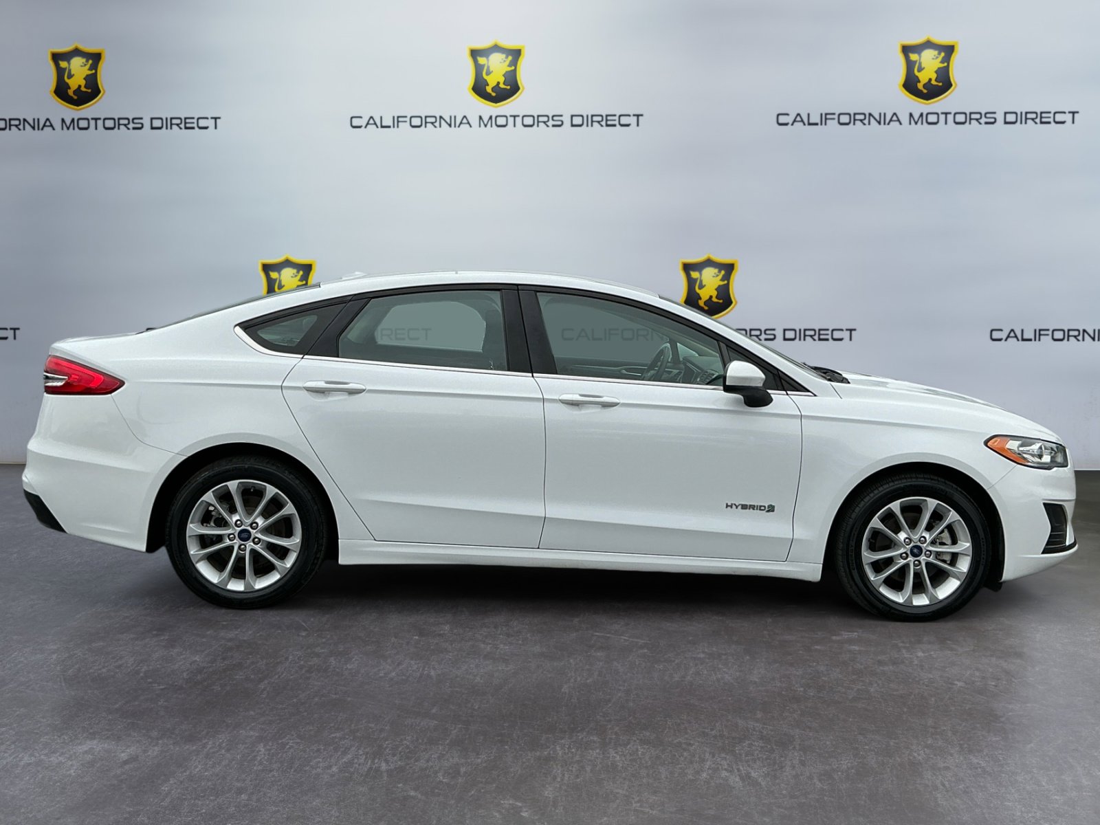 Used 2019 Ford Fusion SE FWD image 4