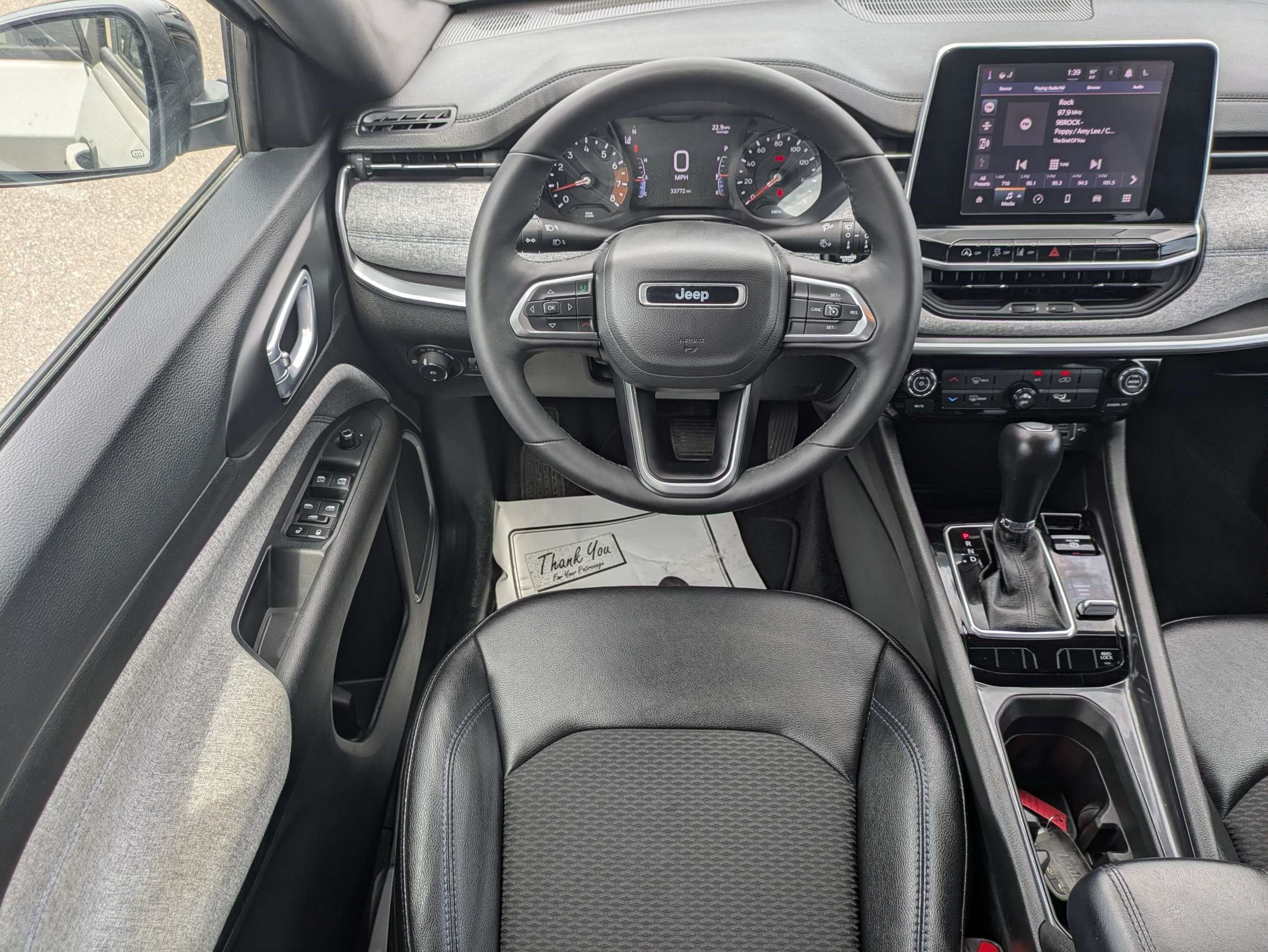 Used 2025 Jeep Compass Latitude AWD/4WD image 15