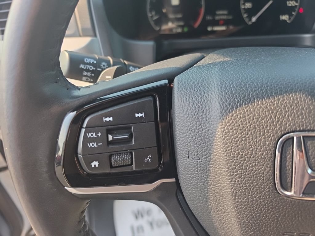 Used 2025 Honda Odyssey EX-L image 16