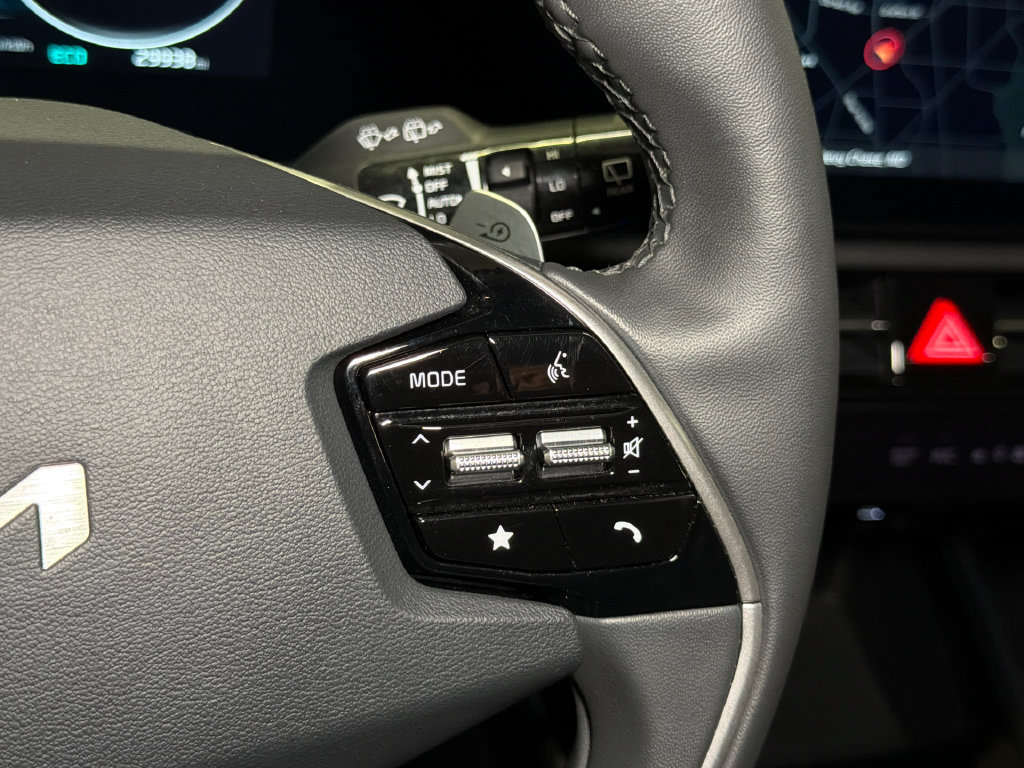 Certified 2023 Kia Niro Wave FWD image 29