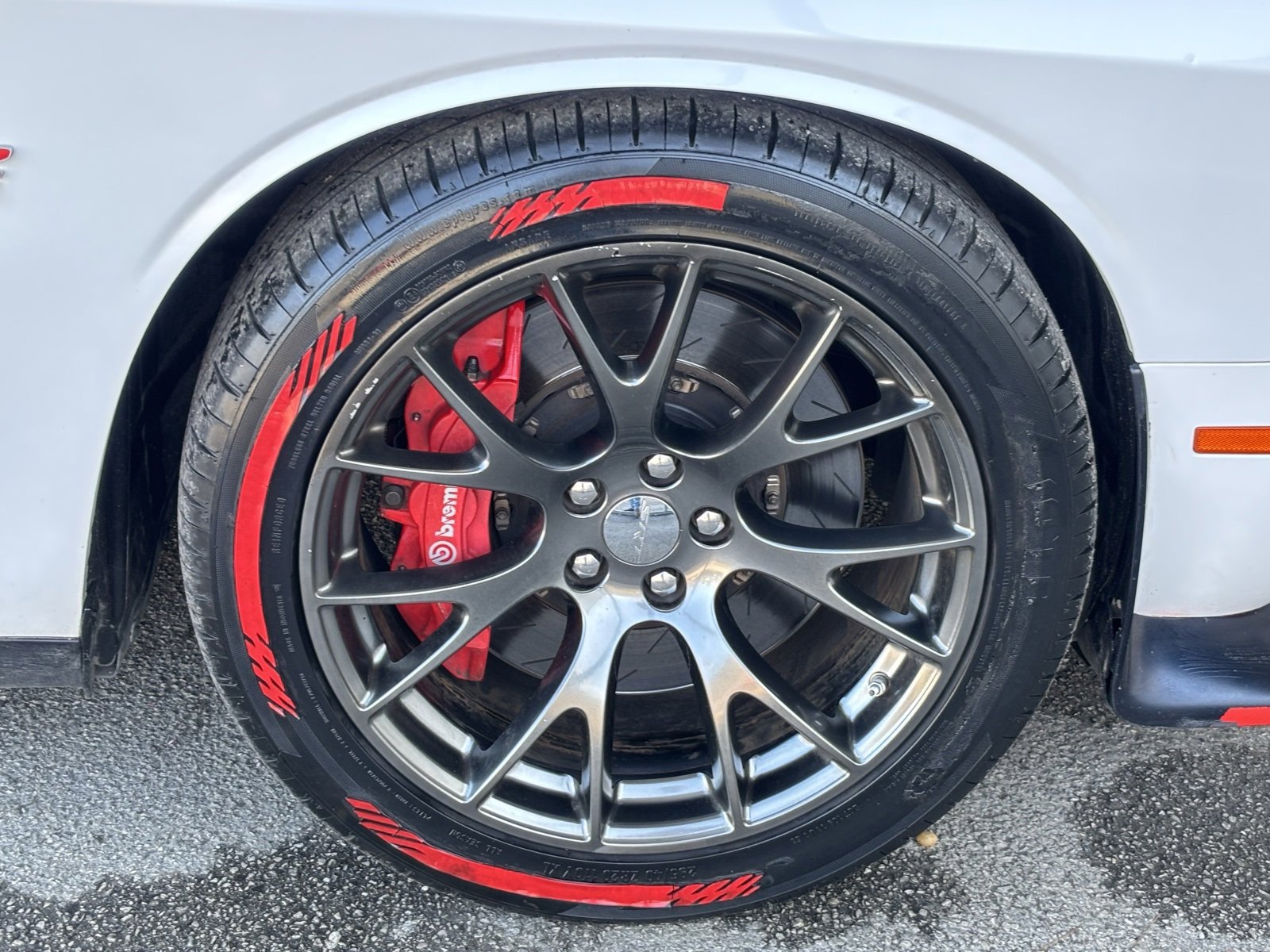 Used 2015 Dodge Challenger SRT image 13