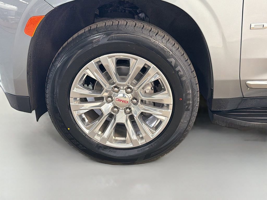 Used 2024 GMC Yukon XL Denali AWD/4WD image 32