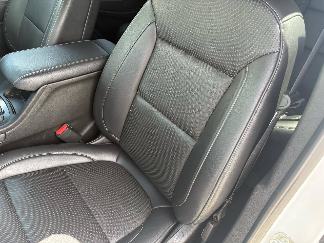 Used 2023 GMC Acadia SLT w/ Technology Package image 18