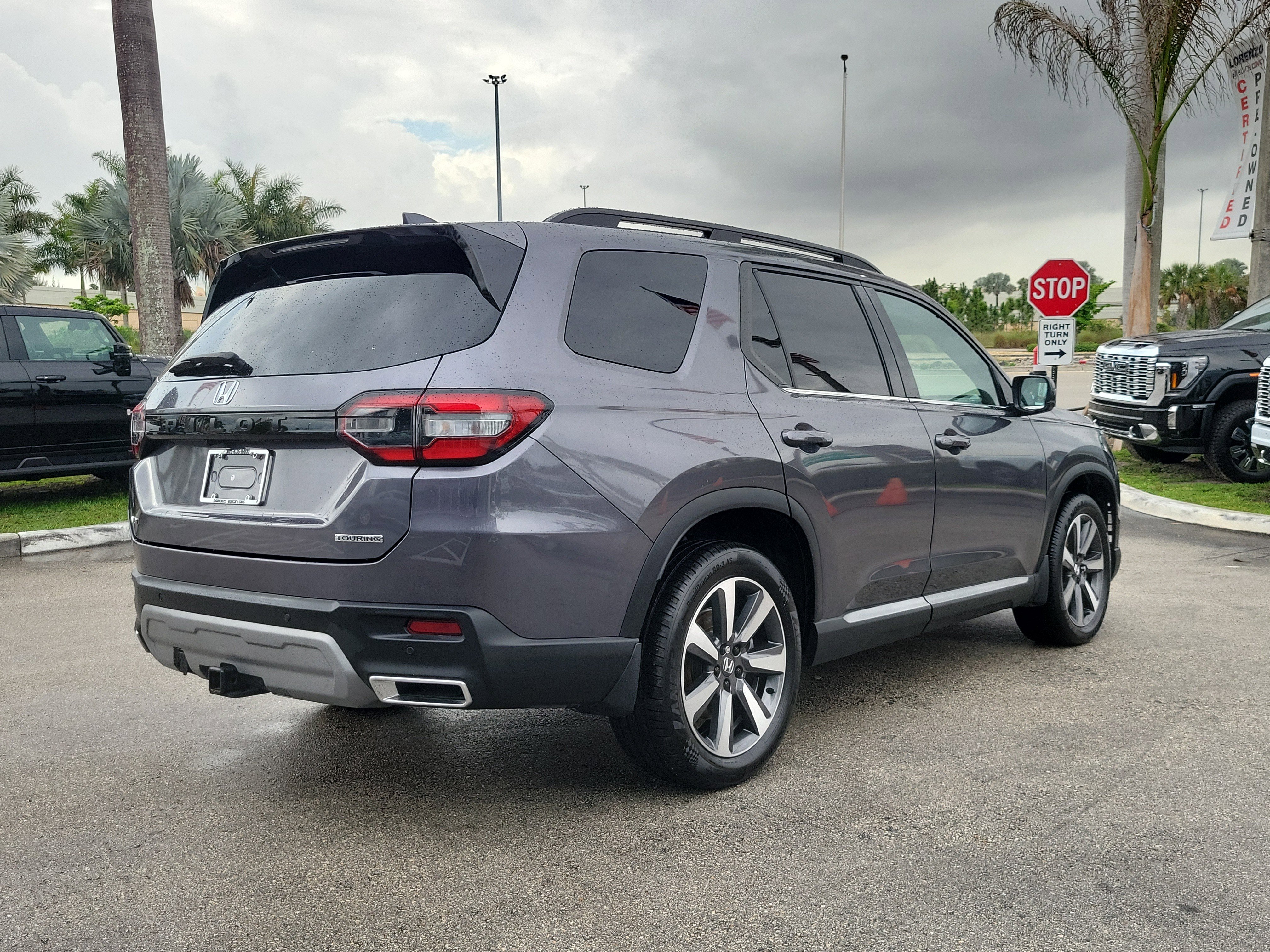 Used 2024 Honda Pilot Touring image 5