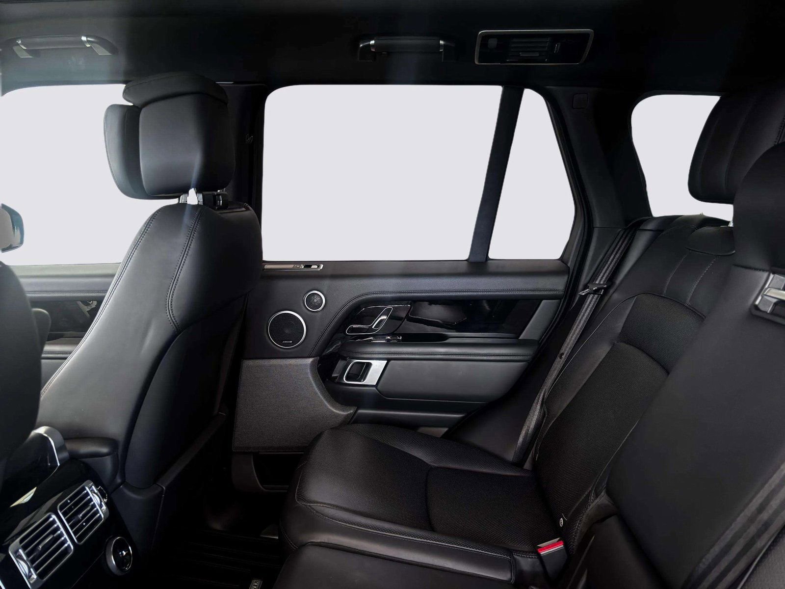 Used 2022 Land Rover Range Rover P525 Westminster Edition image 46