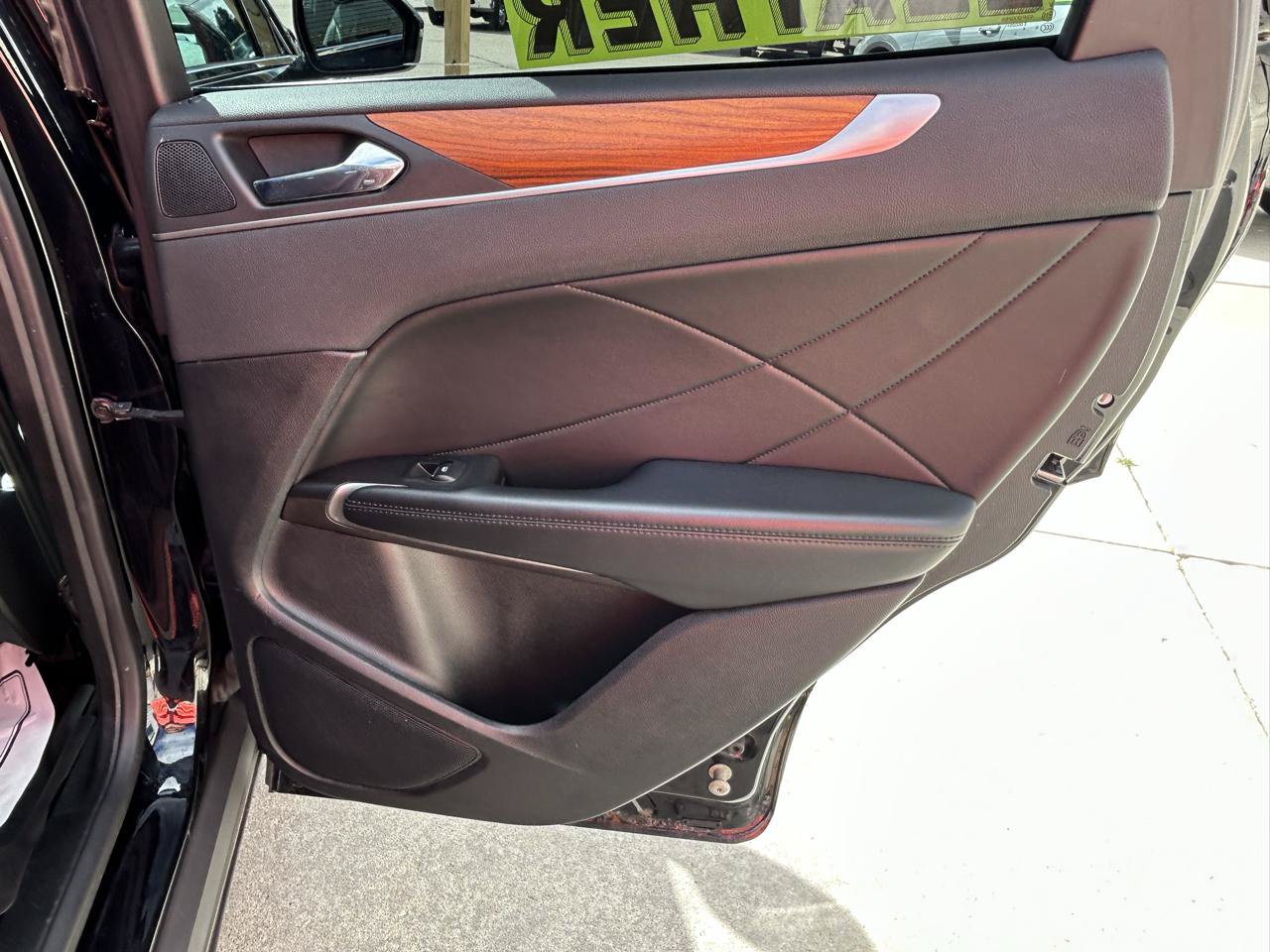 Used 2019 Lincoln MKC Select w/ Select Plus Package AWD/4WD image 15