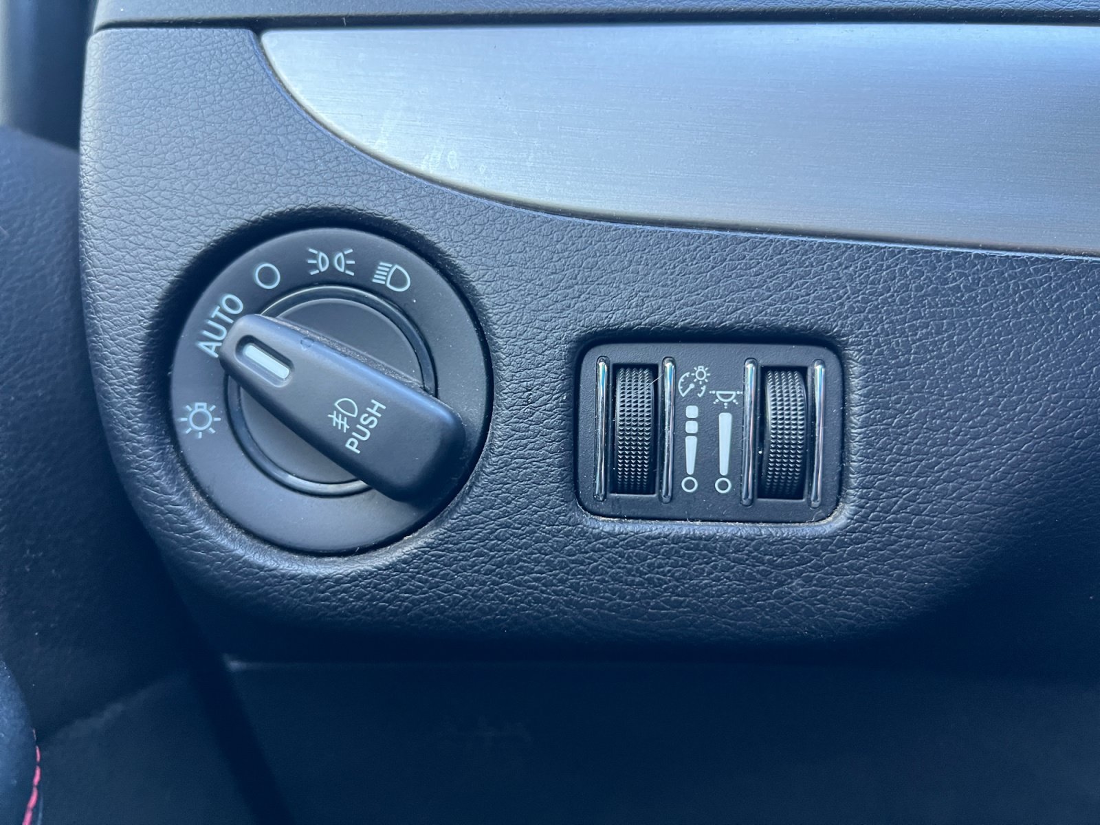 Used 2018 Dodge Grand Caravan GT FWD image 29