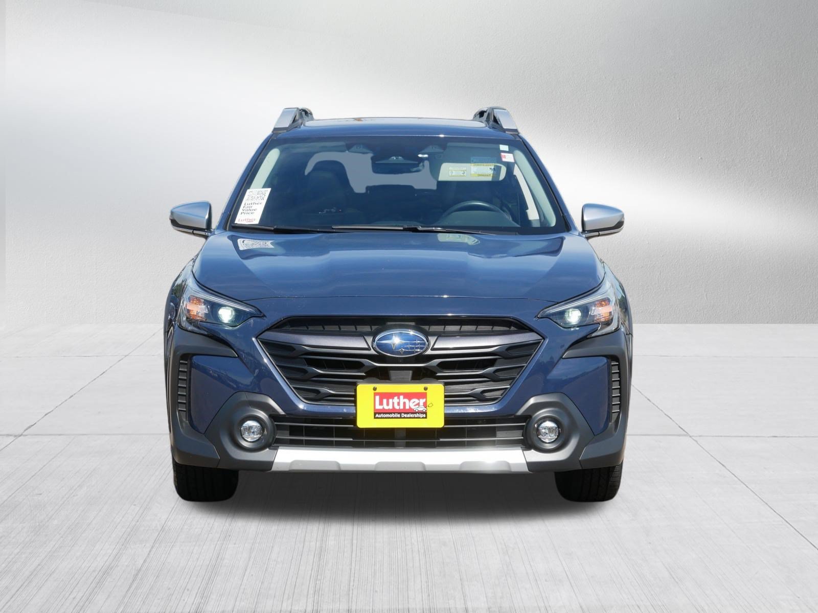 Used 2023 Subaru Outback Touring AWD/4WD image 2