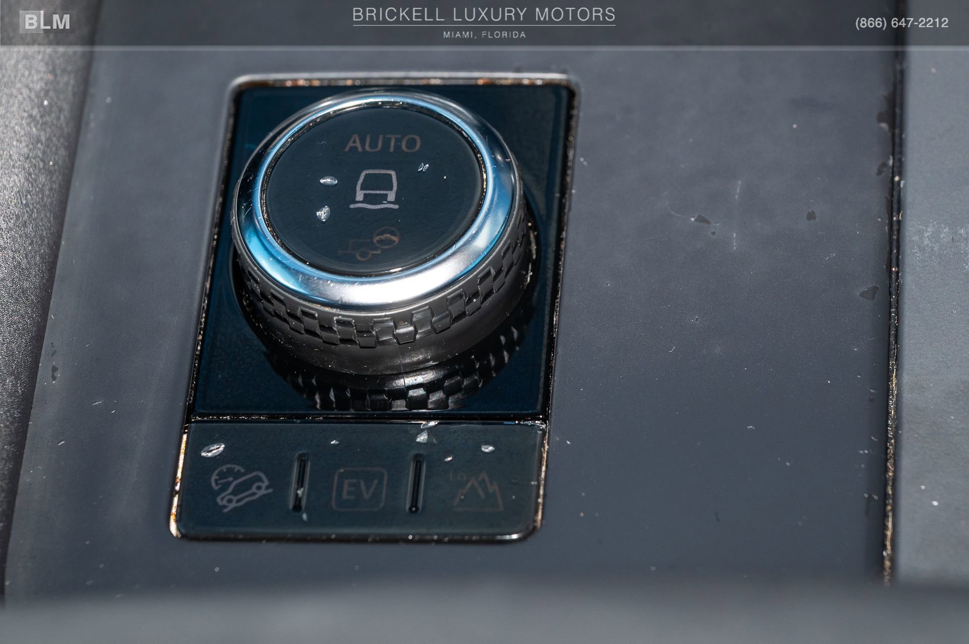 Used 2023 Land Rover Discovery S R-Dynamic image 25