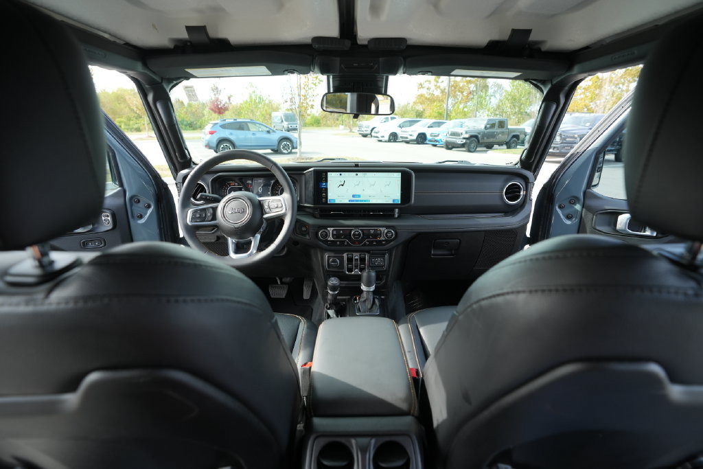 Used 2024 Jeep Wrangler Unlimited Sahara w/ Safety Group AWD/4WD image 25