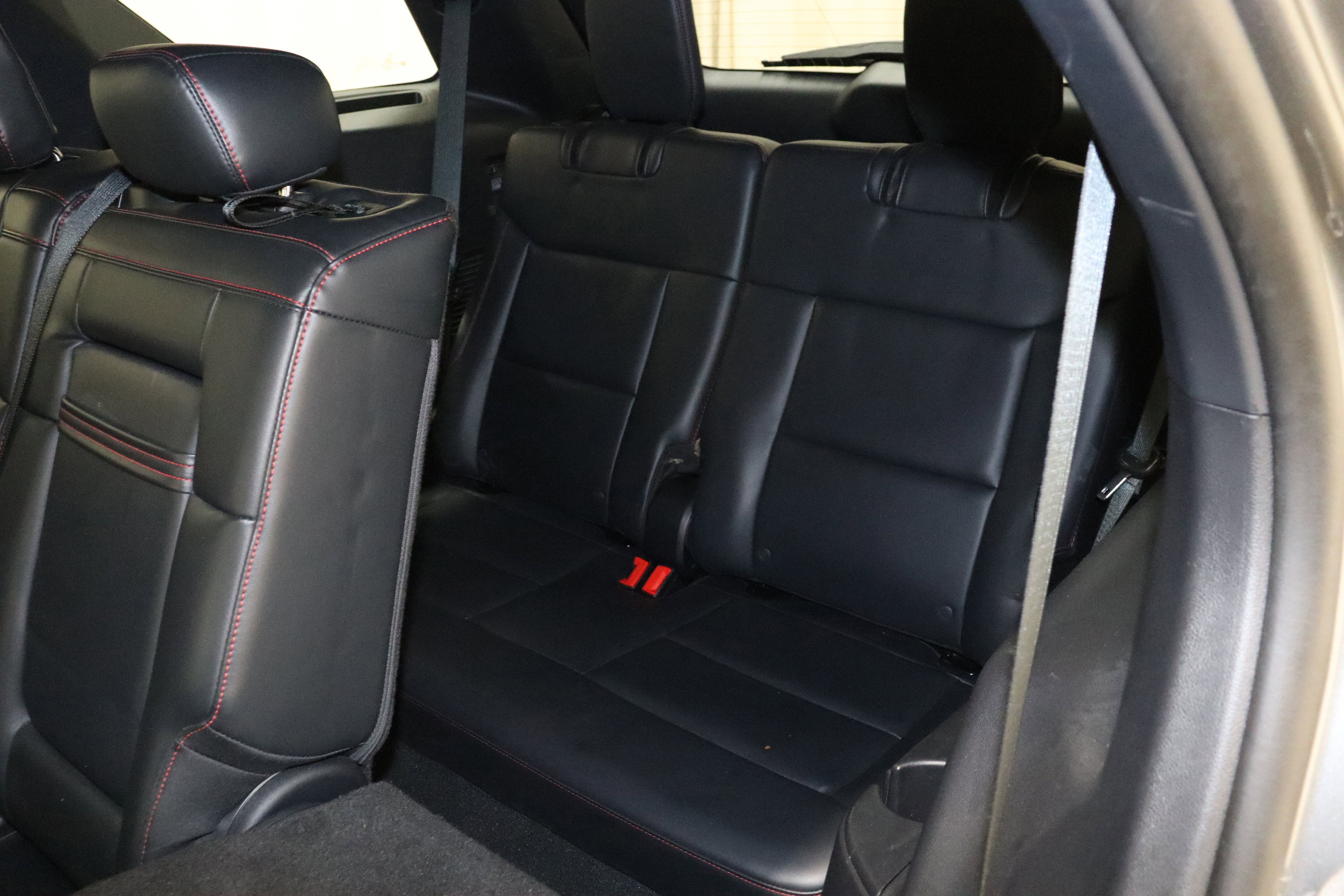 Used 2025 Ford Explorer ST-Line w/ ST-Line Street Pack image 18