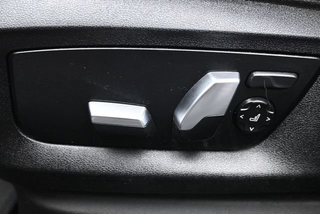 Used 2019 BMW 530e w/ Convenience Package RWD image 7