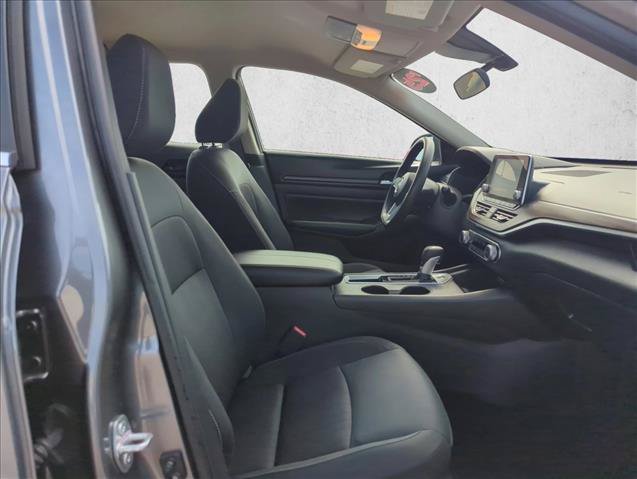 Used 2025 Nissan Altima 2.5 SV FWD image 21