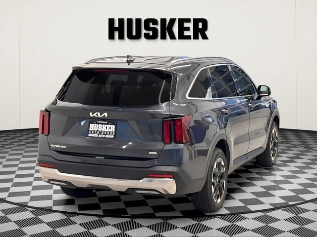 Used 2024 Kia Sorento S AWD/4WD image 7