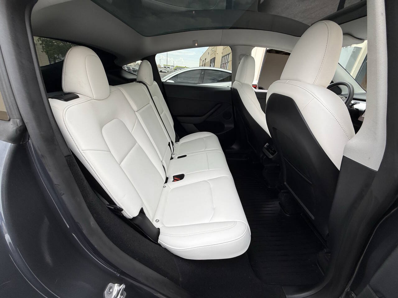 Used 2023 Tesla Model Y Performance AWD/4WD image 29