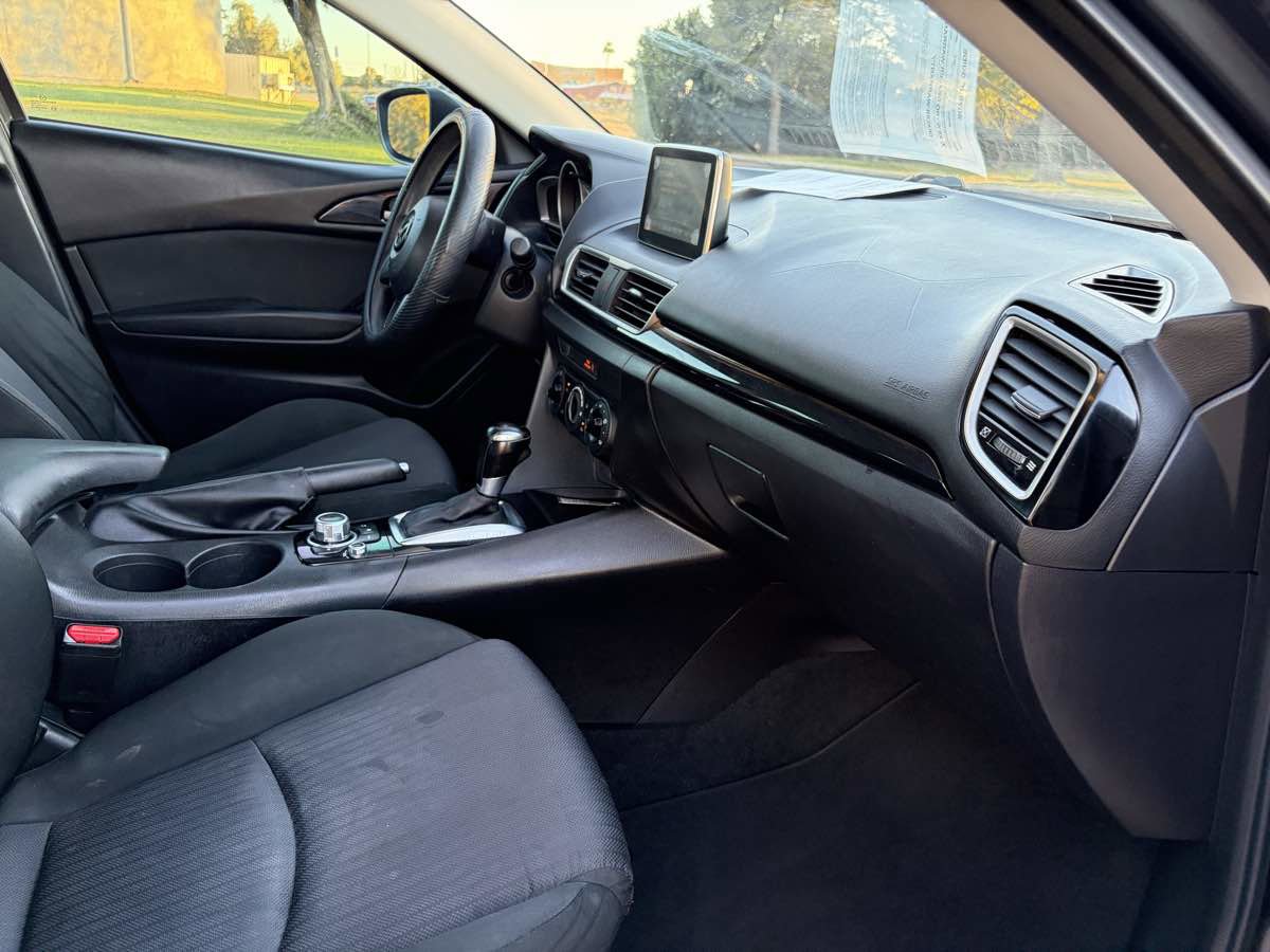 Used 2015 MAZDA MAZDA3 i Sport FWD image 13