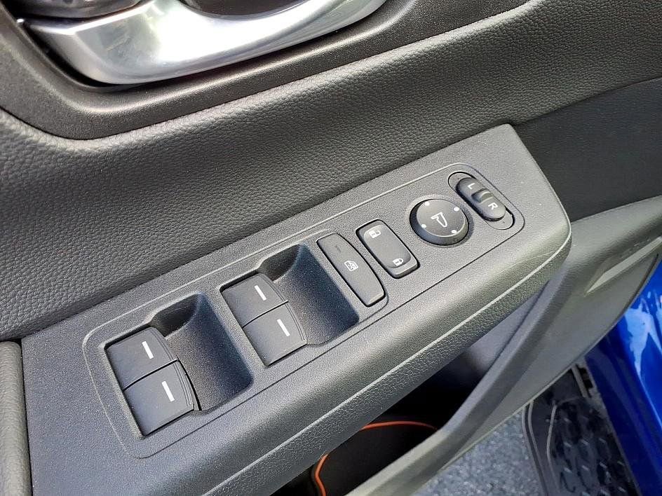 Used 2025 Honda CR-V Sport-L image 11