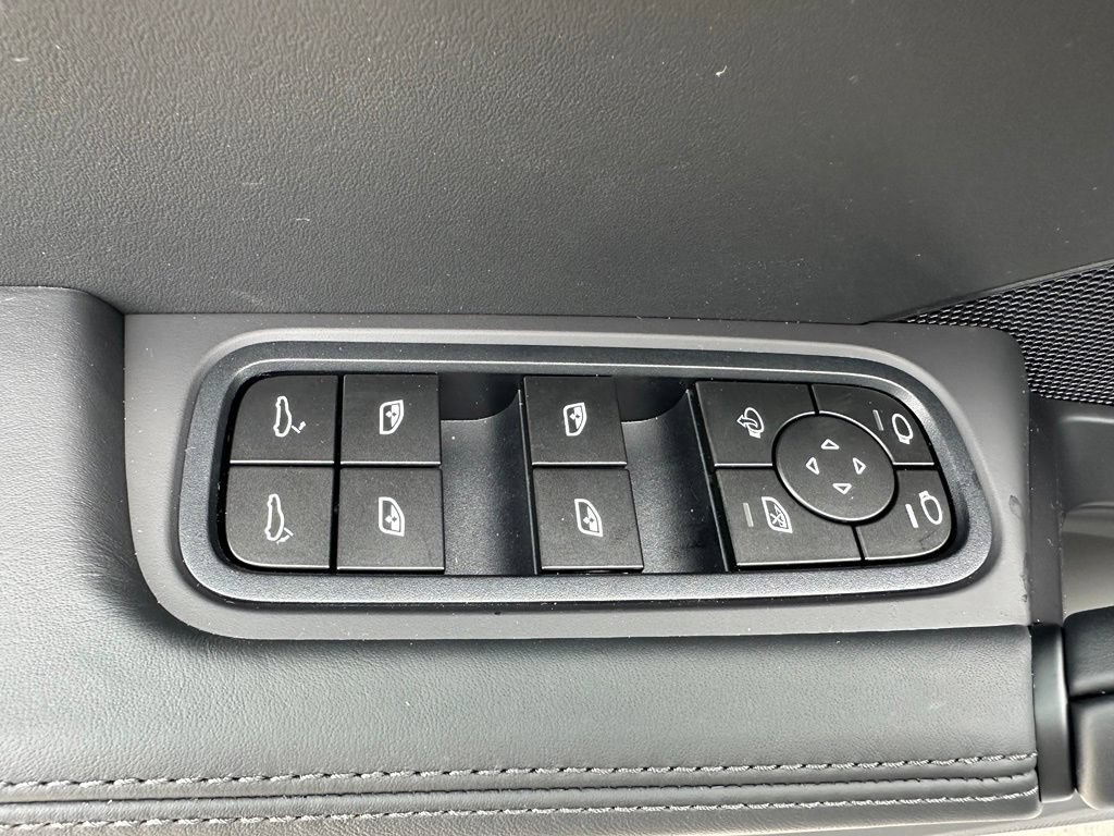 New 2026 Porsche Cayenne S AWD/4WD image 19