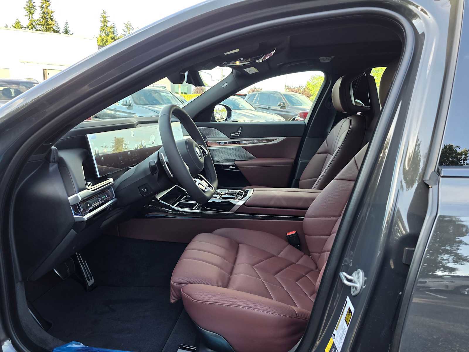 New 2025 BMW 750e xDrive 750e xDrive w/ Executive Package image 24