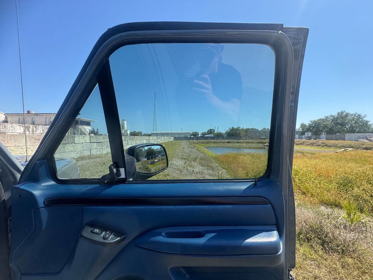 Used 1995 Ford Bronco XLT image 74