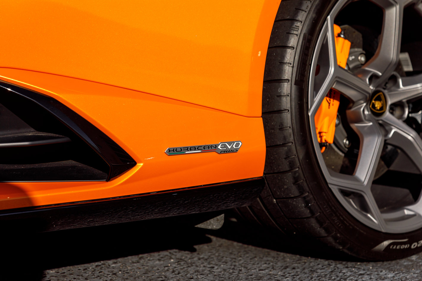 Used 2023 Lamborghini Huracan EVO RWD image 5