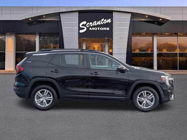 Used 2023 GMC Terrain SLE w/ Driver Convenience Package image 6