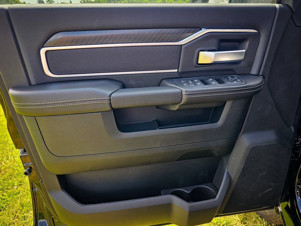 New 2026 RAM 3500 Big Horn AWD/4WD image 12