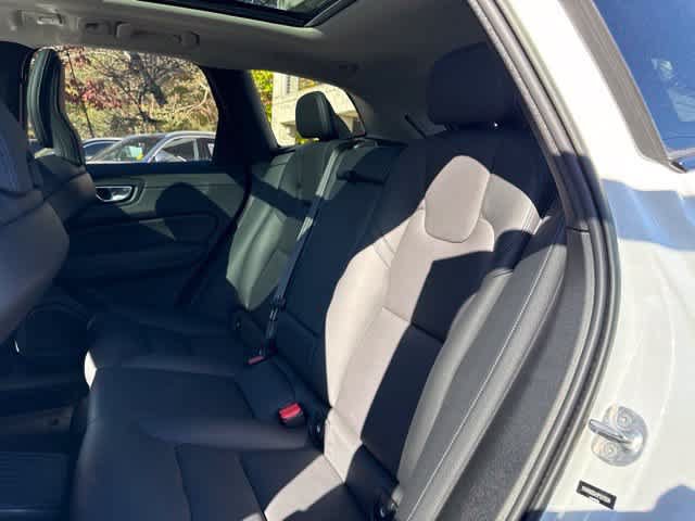 Used 2023 Volvo XC60 T8 Plus w/ Climate Package AWD/4WD image 11