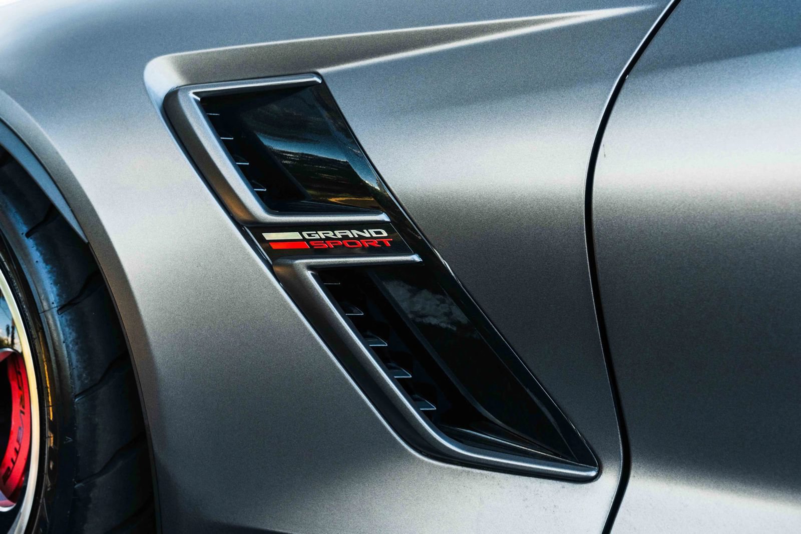 Used 2019 Chevrolet Corvette Grand Sport RWD image 48